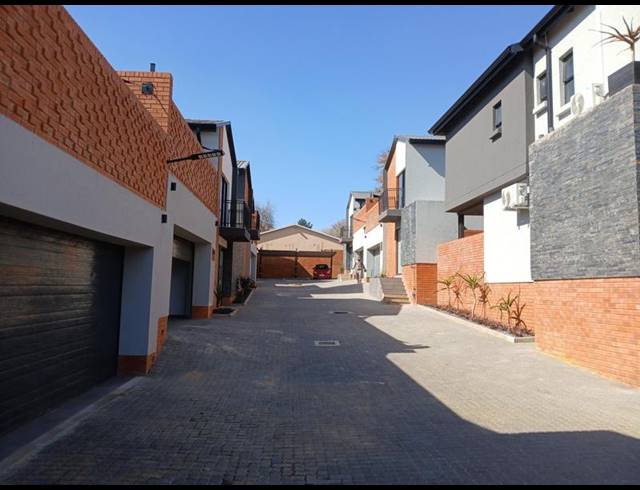 3 BEDROOM PROPERTY TO RENT IN EDENBURG